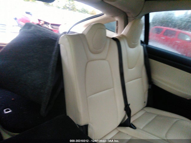 2018 Tesla Model X, VIN: 5YJXCAE28JF113686