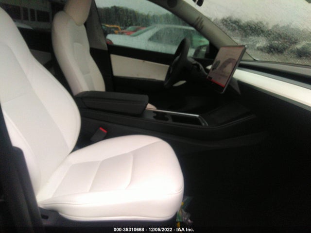 Tesla Model Y Long Range 2022 7SAYGDEE1NF313371 Image 5