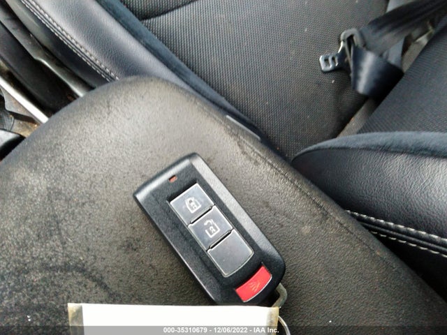 JA4AS3AW8CU012102 Mitsubishi Outlander Se
