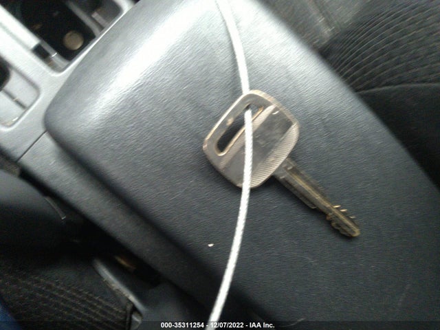 2009 SCION XB VIN: JTLKE50E691094660