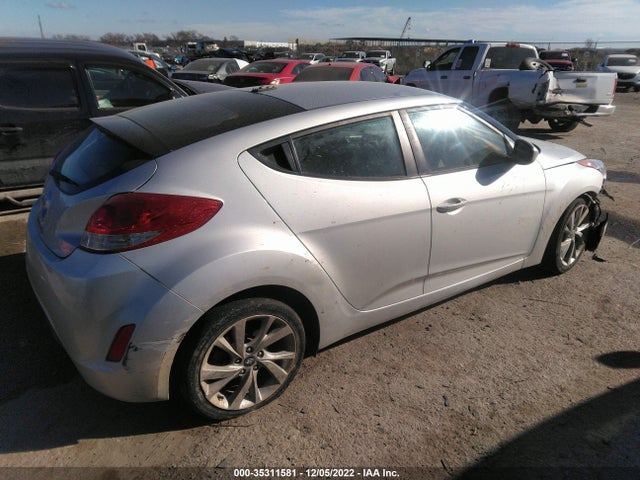 2017 Hyundai Veloster, VIN: KMHTC6AD6HU309237