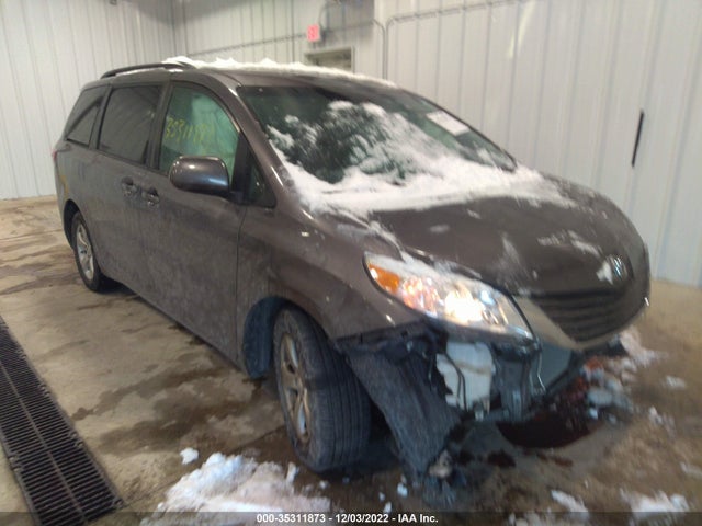 2017 Toyota Sienna, VIN: 5TDKZ3DC8HS872696