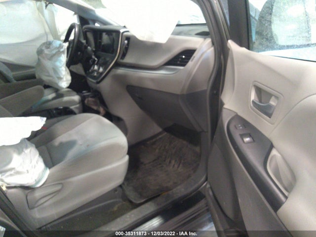 2017 Toyota Sienna, VIN: 5TDKZ3DC8HS872696