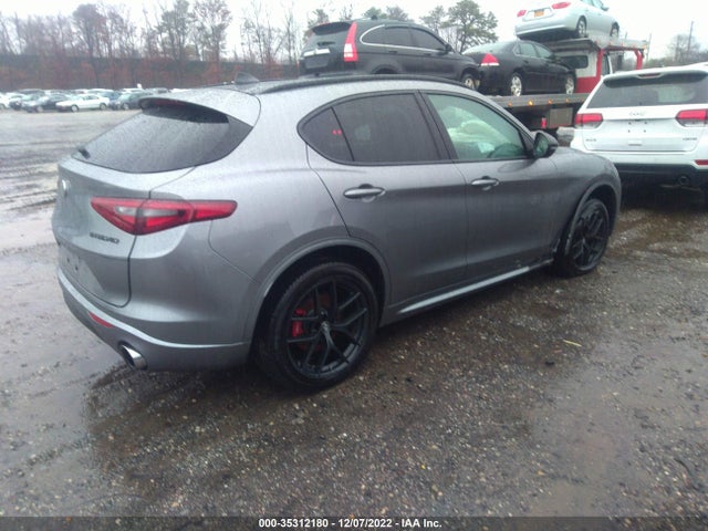 ZASPAKBN3M7D20028 Alfa Romeo STELVIO TI