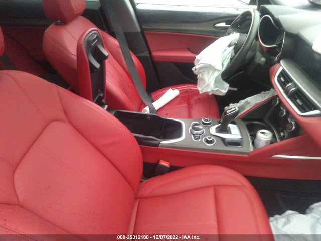 ZASPAKBN3M7D20028 Alfa Romeo STELVIO TI
