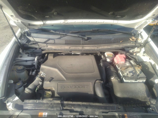 Lincoln MKT 2013 2LMHJ5AT5DBL50671 Image 11