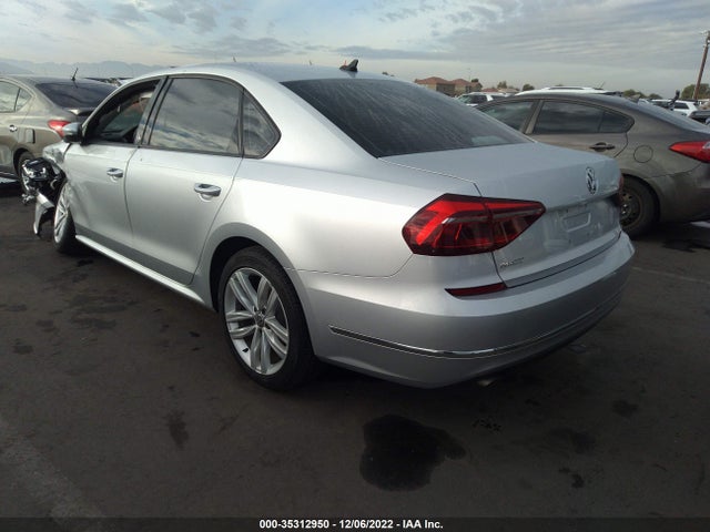 1VWLA7A35KC008573 Volkswagen Passat 2.0t Wolfsburg Edition