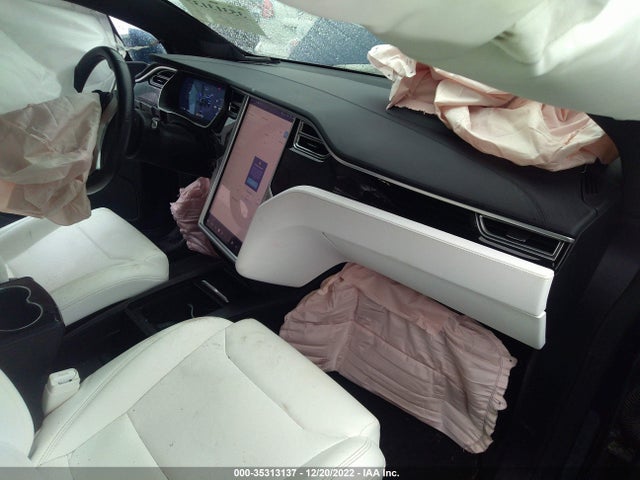 2017 Tesla Model X, VIN: 5YJXCDE27HF056859