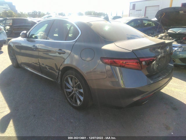 2017 Alfa Romeo Giulia, VIN: ZARFAEBN9H7551310