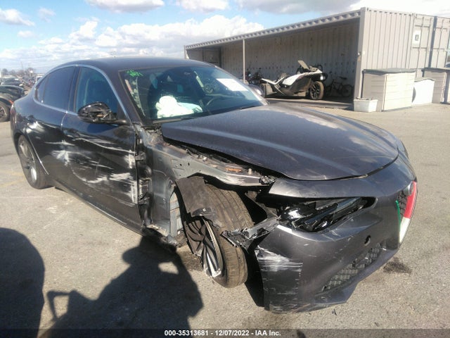 2017 Alfa Romeo Giulia, VIN: ZARFAEBN9H7551310