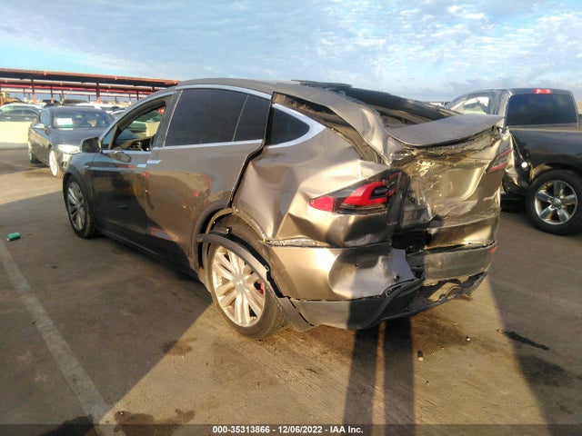 Tesla Model X P90d/75d/p100d 2016 5YJXCBE46GF000464 Image 4