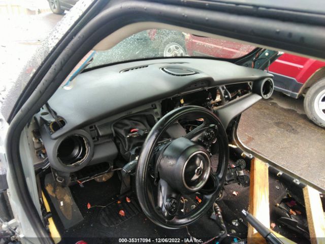 WMWXP5C56H3C63523 Mini Hardtop 2 Door Cooper