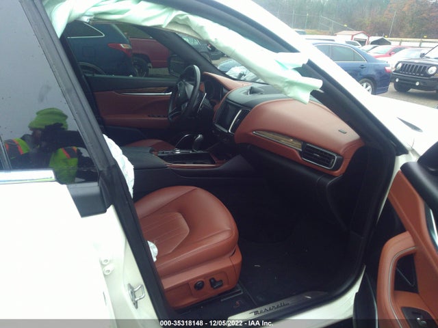 2017 Maserati Levante, VIN: ZN661XUS3HX226899