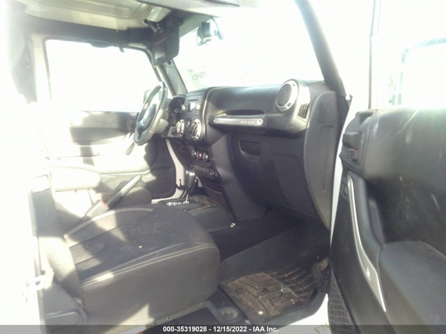2016 Jeep Wrangler, VIN: 1C4HJWFG0GL292930