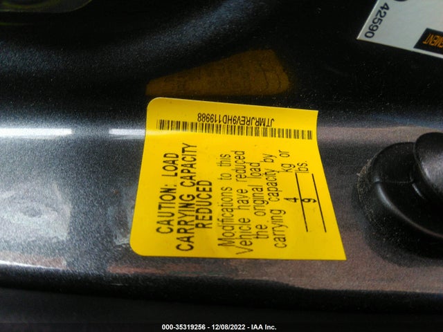 2017 Toyota RAV4, VIN: JTMRJREV9HD119988