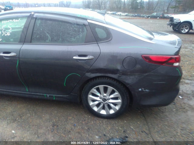 2018 Kia Optima, VIN: 5XXGT4L31JG218824