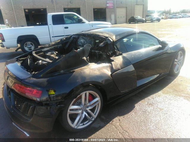 2017 Audi R8, VIN: WUAEAAFX4H7905084