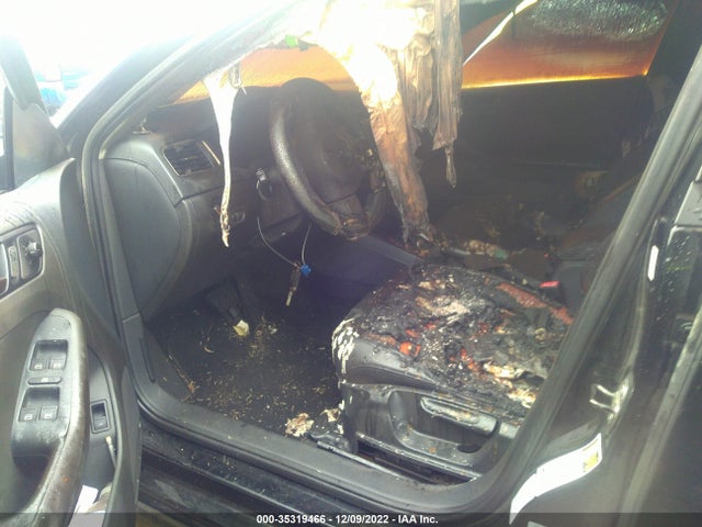 3VWDX7AJXCM310734 Volkswagen Jetta Sedan Se W