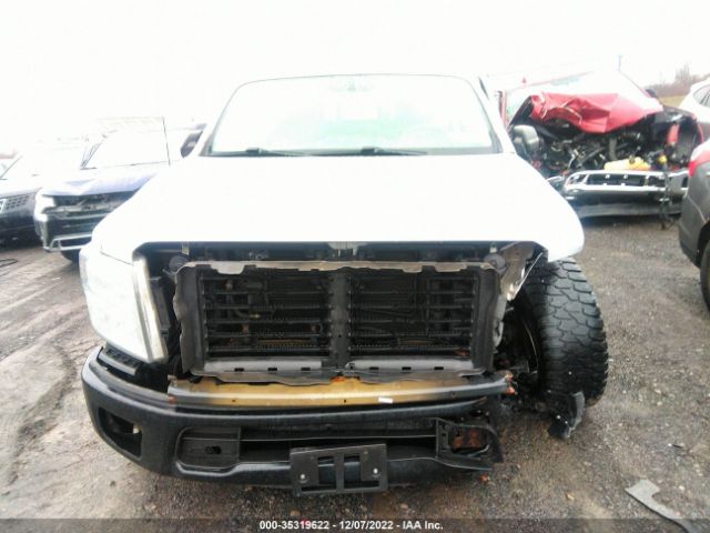 1N6AA1EJ0JN529460 Nissan TITAN S