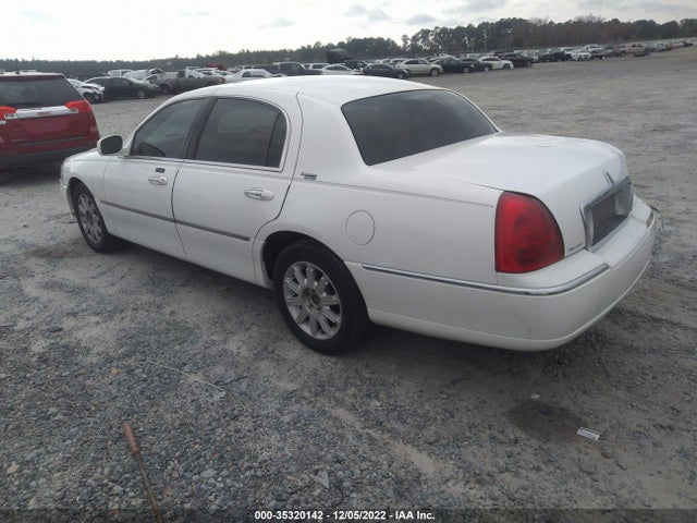 Lincoln Town Car 2007 1LNHM82W67Y628739 Image 4