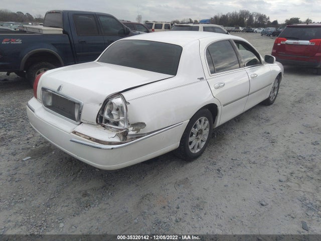 Lincoln Town Car 2007 1LNHM82W67Y628739 Image 5