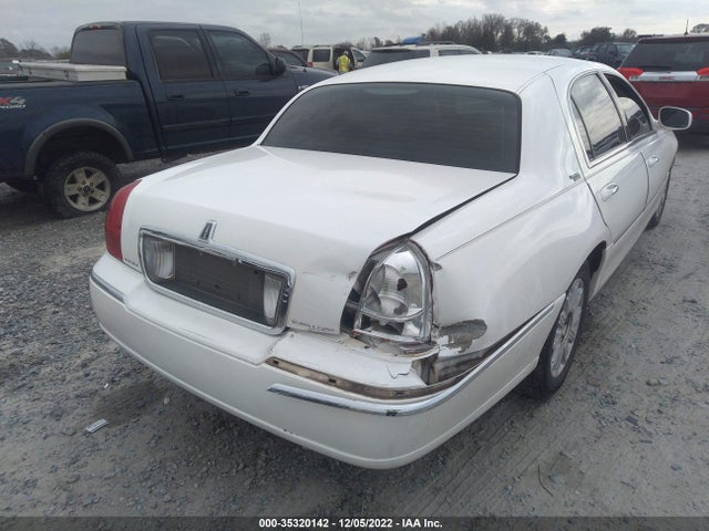 Lincoln Town Car 2007 1LNHM82W67Y628739 Image 7