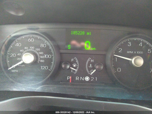 Lincoln Town Car 2007 1LNHM82W67Y628739 Image 8