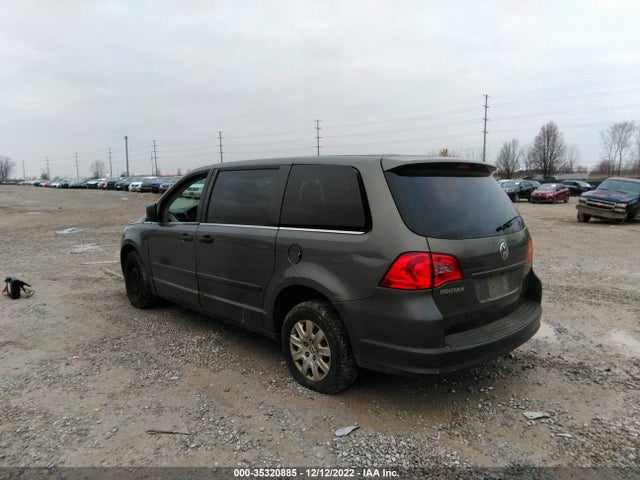Volkswagen Routan S 2010 2V4RW4D18AR295331 Image 3