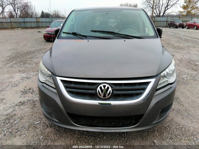 Volkswagen Routan S 2010 2V4RW4D18AR295331 Image 6