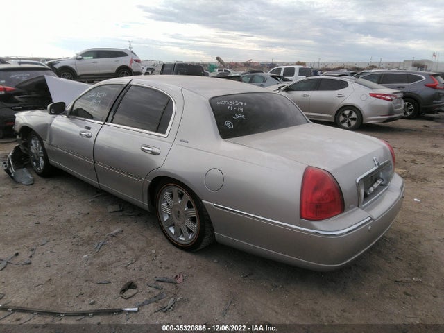 Lincoln Town Car Ultimate 2004 1LNHM83W94Y648378 Image 8