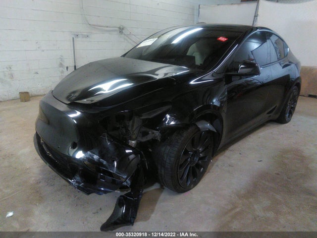 Tesla Model Y 2022 7SAYGDEF0NF411252 Image 2