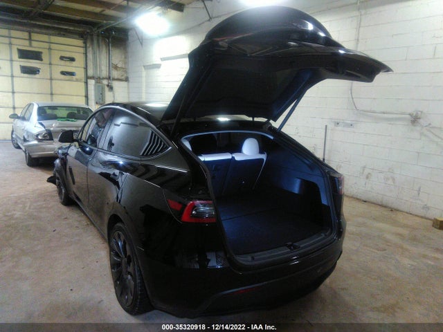 Tesla Model Y 2022 7SAYGDEF0NF411252 Image 3