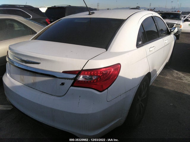 Chrysler 200 Touring 2014 1C3CCBBG4EN178454 Image 4