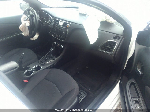 Chrysler 200 LX 2014 1C3CCBAB4EN168223 Image 5