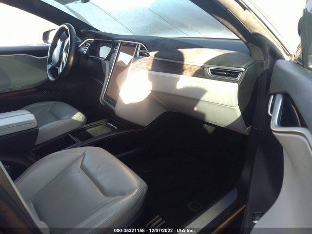 2016 Tesla Model S, VIN: 5YJSA1E49GF146030