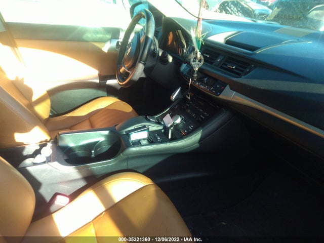 Lexus CT 200H 2011 JTHKD5BH7B2010172 Image 6