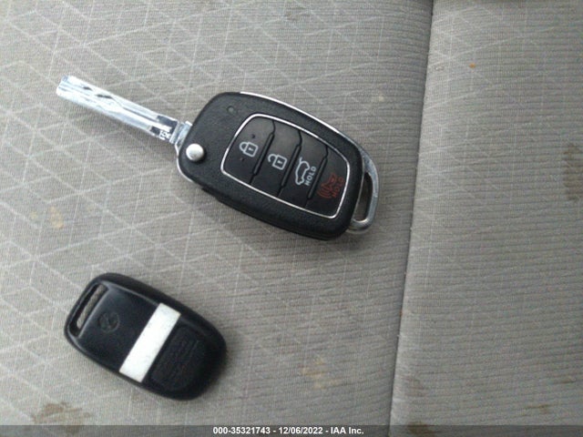Hyundai TUCSON SE 2017 KM8J3CA41HU437990 Image 3