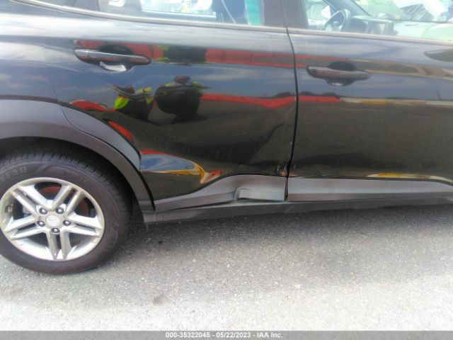 KM8K12AAXJU110519 Hyundai Kona Se