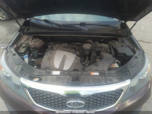 2013 KIA SORENTO LX VIN: 5XYKTDA26DG376628