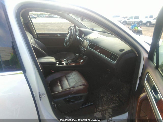 Volkswagen Touareg Lux 2011 WVGFK9BP3BD007065 Image 6