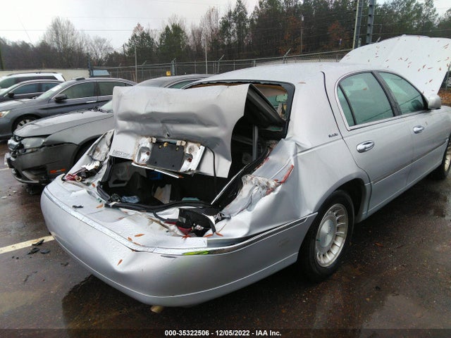 Lincoln Town Car Executive 2001 1LNHM81W21Y704465 Image 7