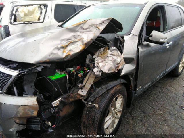 5XYKTCA60EG544875 KIA SORENTO LX