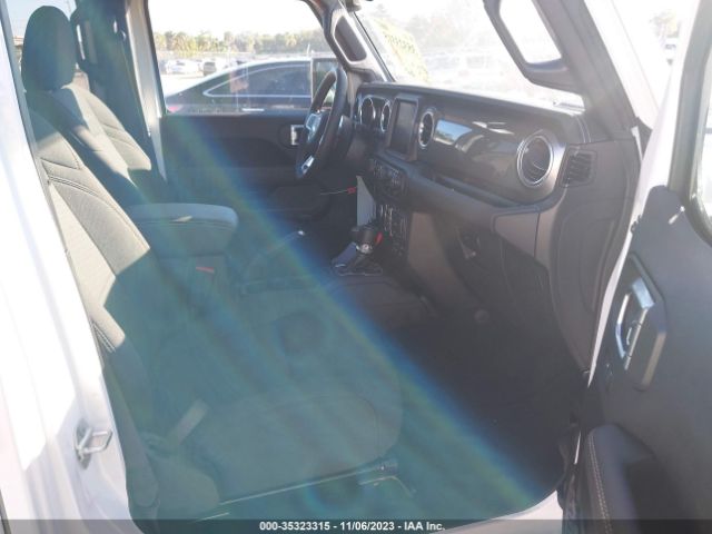 1C4HJXEN9NW242142 Jeep Wrangler Unlimited Sahara