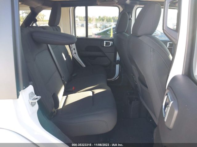 1C4HJXEN9NW242142 Jeep Wrangler Unlimited Sahara