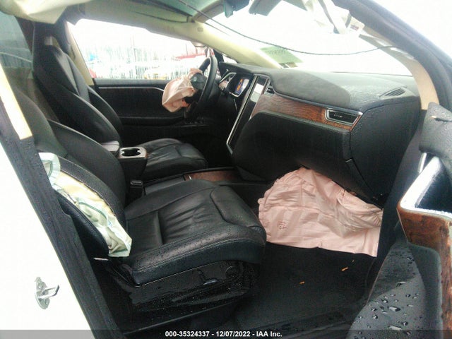 2016 Tesla Model X, VIN: 5YJXCBE43GF015410