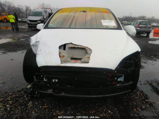 2016 Tesla Model X, VIN: 5YJXCBE43GF015410