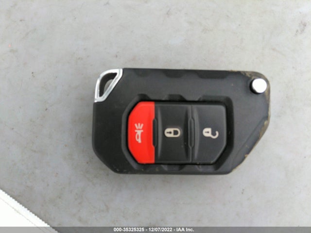 1C4HJXDG8JW272004 Jeep Wrangler Unlimited Sport S