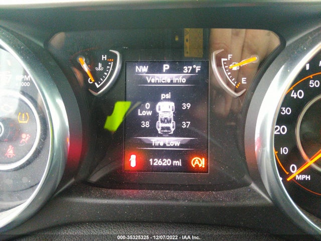 1C4HJXDG8JW272004 Jeep Wrangler Unlimited Sport S
