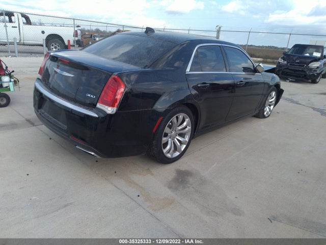 2C3CCAAGXJH253737 Chrysler 300 Touring
