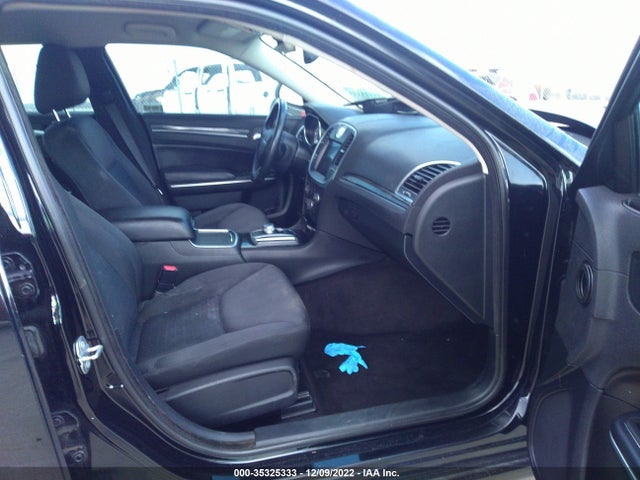 2C3CCAAGXJH253737 Chrysler 300 Touring